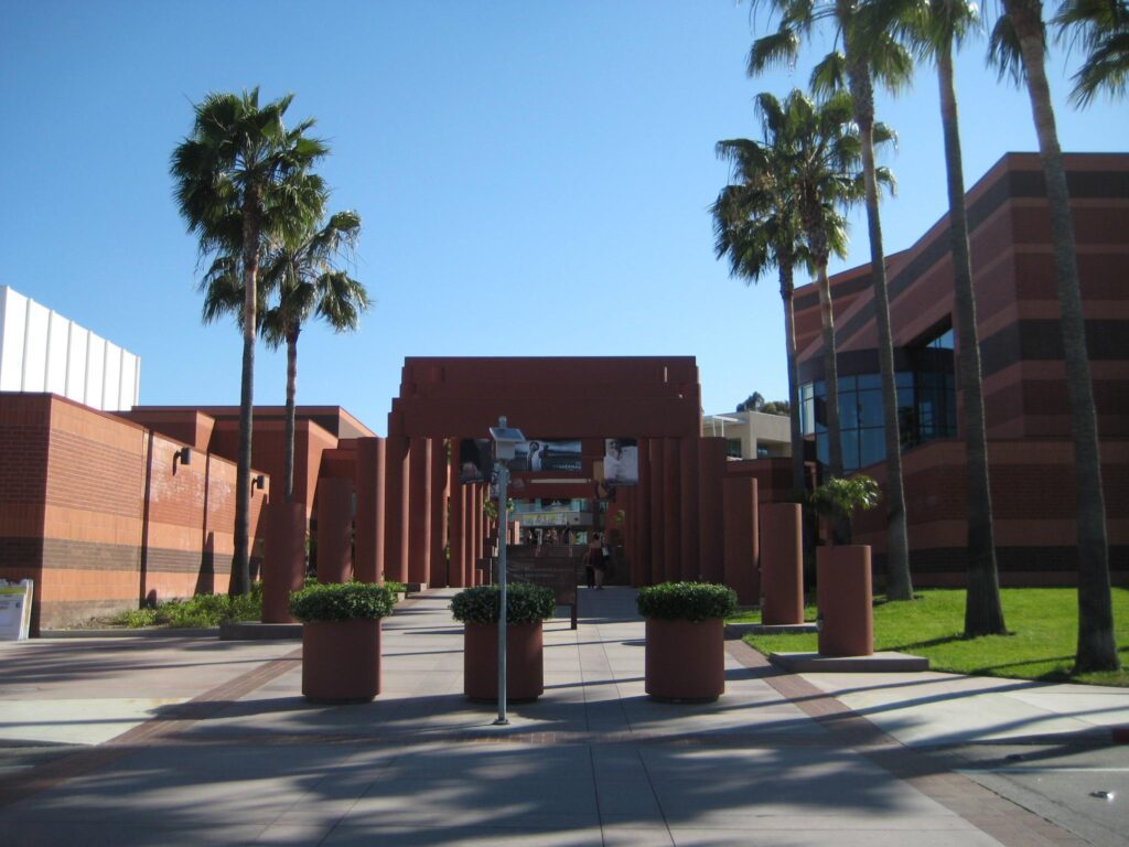 CSULA Administrator Threatens to Protest Santorum Lecture | Young America's Foundation